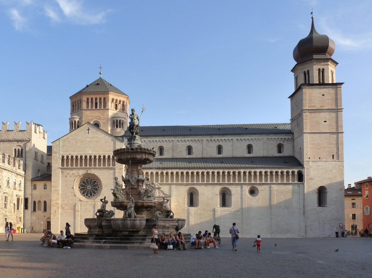 Trento-Piazza_del_Duomo